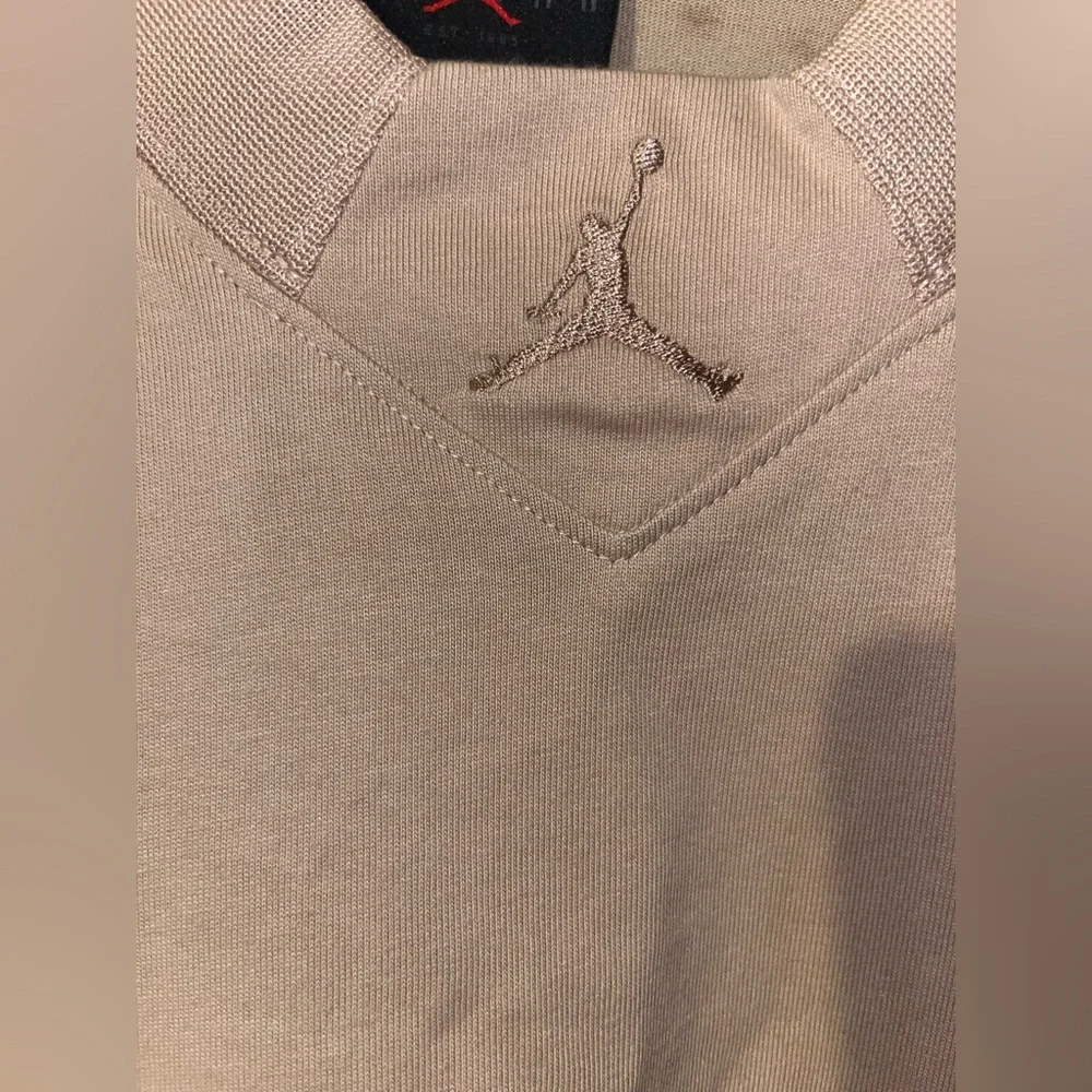 Air Jordan Knit Cropped Top Women's Size XS Beige Short Sleeve Nike New Tag - Picture 3 of 7